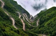 <b>太行山村脱贫“路” 羊肠小道变通途</b>