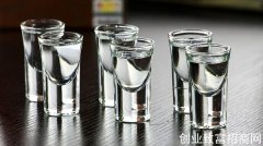 酒的名称为什么叫白酒