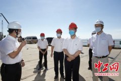 福建省泉州市委书记、市长慰问奋战在高温一线